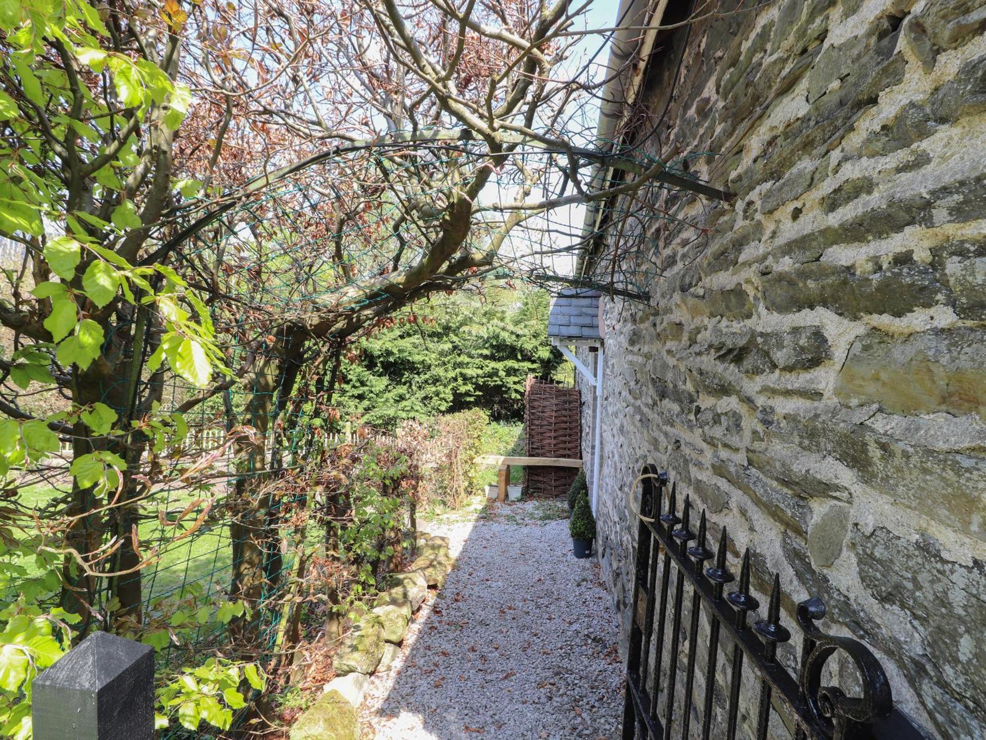 The Coach House Villa Llangollen Exterior photo