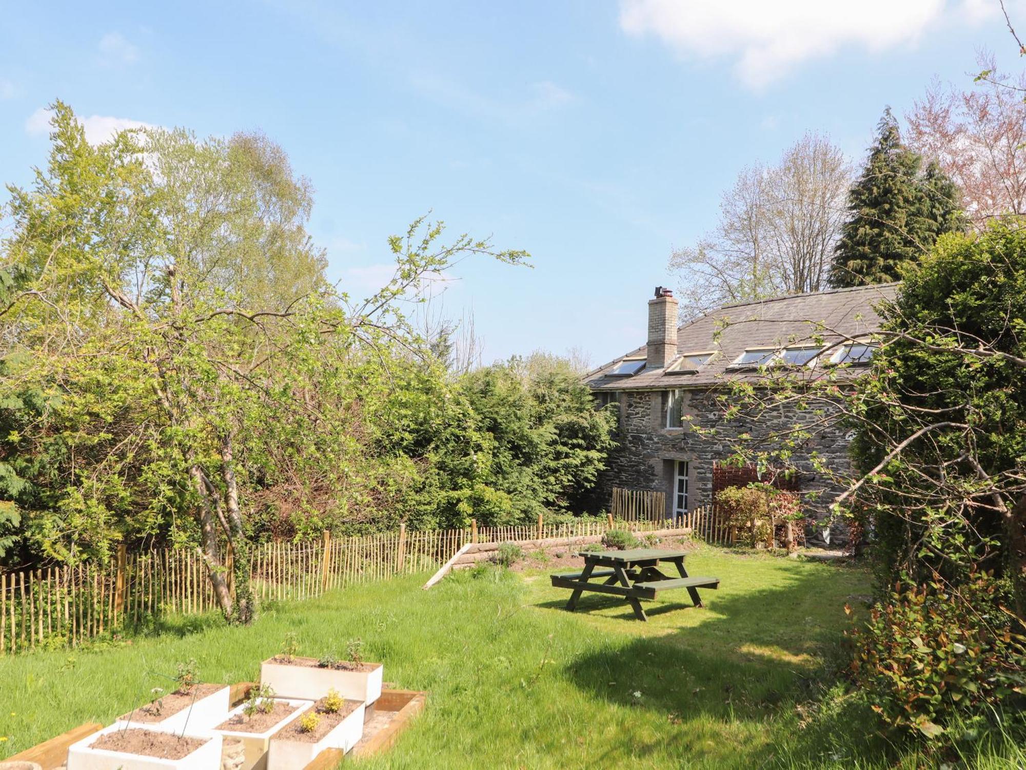 The Coach House Villa Llangollen Exterior photo