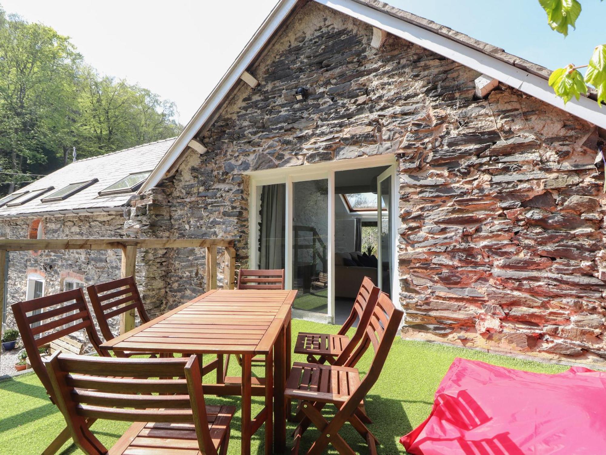 The Coach House Villa Llangollen Exterior photo